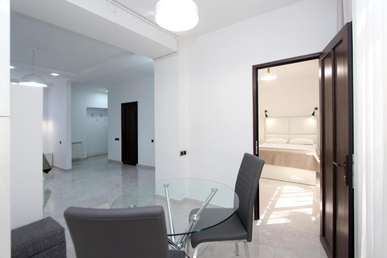 Appartment Lux, 2 Bedroom Jerevan Eksteriør bilde